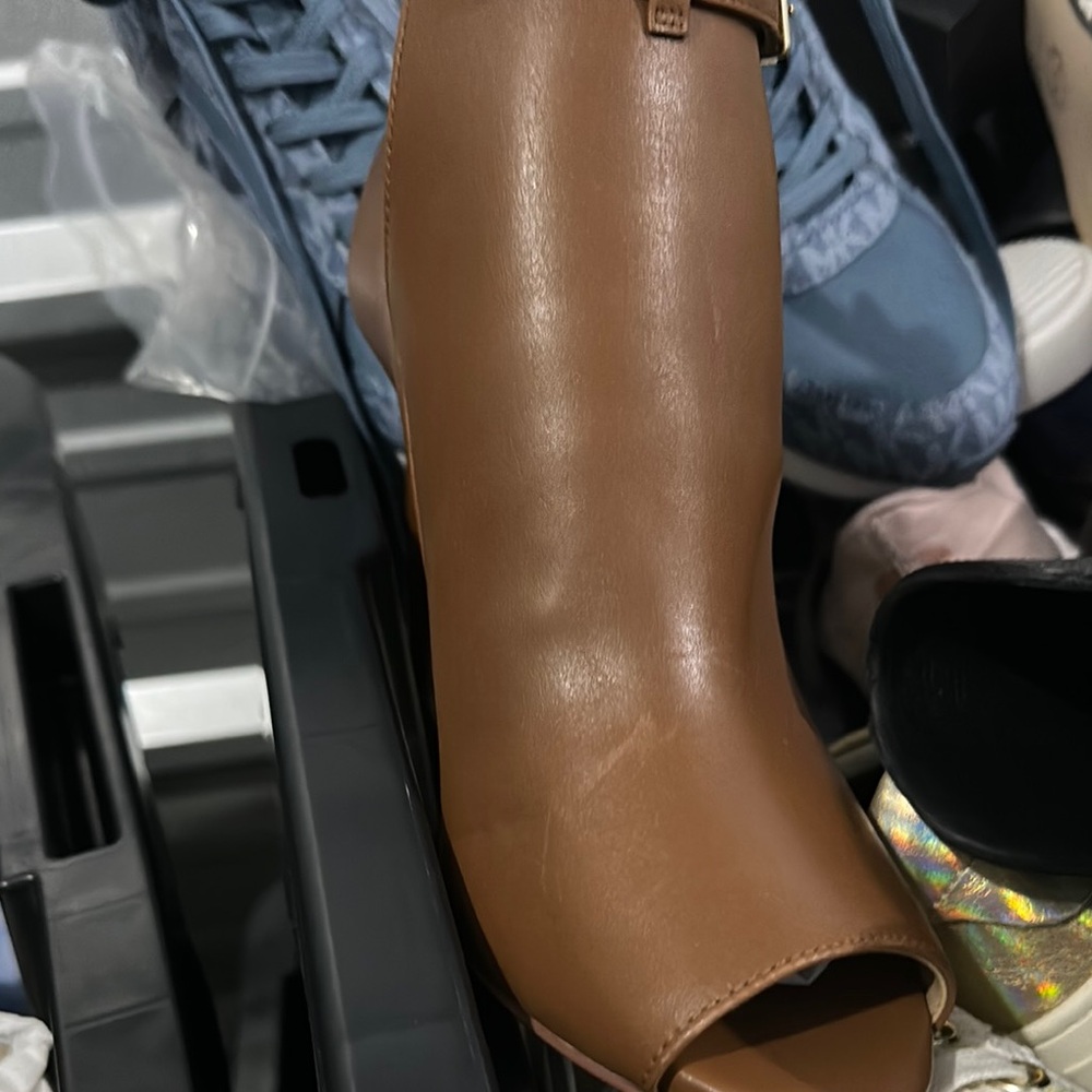 Michael Kors Tan Stiletto Heels Peep-Toe - Picture 5 of 6